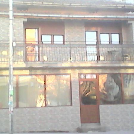 Guest House Lili 佩特里奇 外观 照片